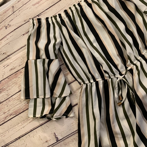 Off-the-Shoulder Bell Sleeve Pullover Blouse - Picture 2 of 4